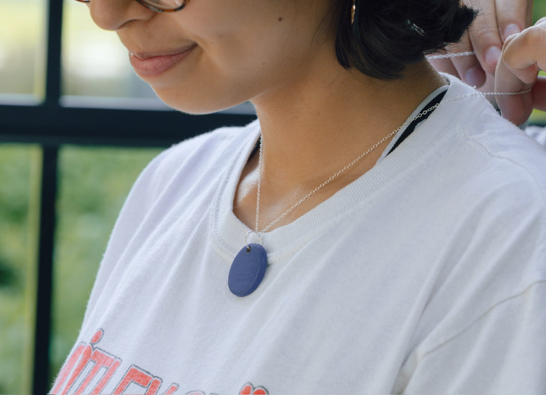 "Holly" | Oval Necklace