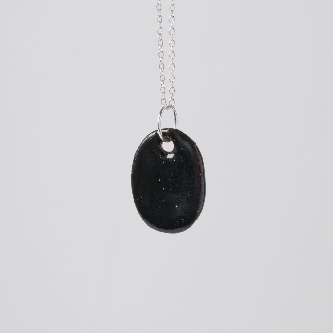 "Holly" | Oval Necklace