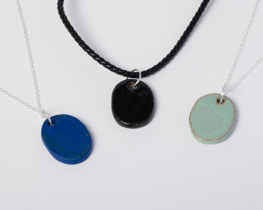 "Holly" | Oval Necklace